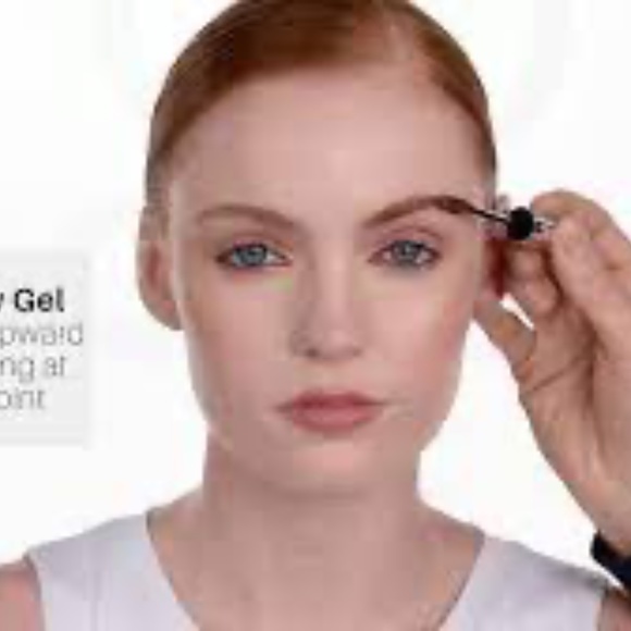 😍NWT Blonde Tinted Brow Gel by Anastasia Beverly Hills! 😍 - Picture 2 of 6